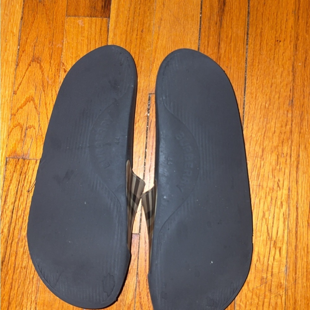 Burberry Black and Tan Plaid Slides - Picture 4 of 6